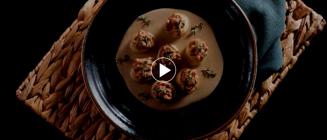 Embedded thumbnail for Calamarata Pasta Stuffed with Longaniza Sausage and Mushrooms